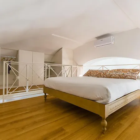 Apartment Design At Spaccanapoli By Wonderful Italy